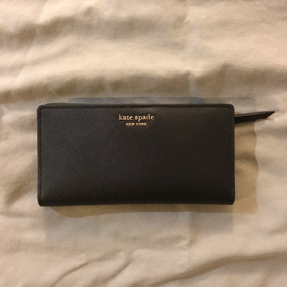 NWT. Kate Spade Wallet